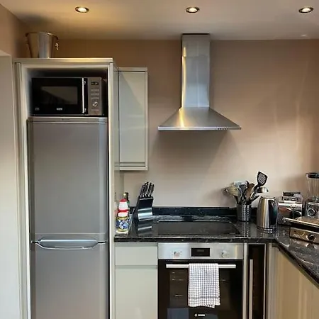 Lovely 2 Bedroom Ground Floor Flat With Garden. London Exterior photo