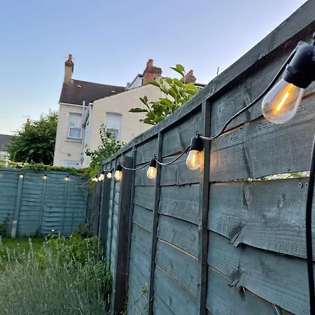 Lovely 2 Bedroom Ground Floor Flat With Garden. London Exterior photo